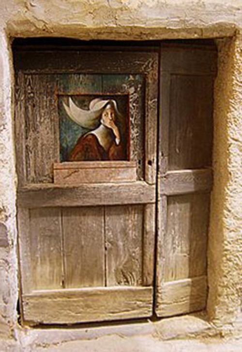 Puerta en Valloria: "Las llamas en la noche infinita", de Fabrizio Riccardi.