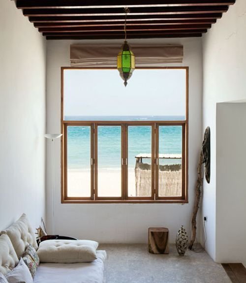Estar con vistas al mar arábigo. Casa en Omán. Foto Filippo Bamberghi