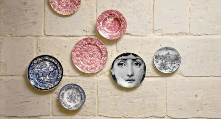 Platos de porcelana (inc. Fornasetti) en Maison La Valletta