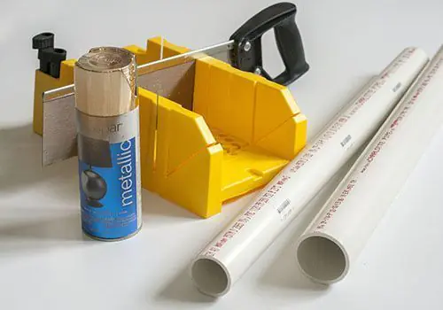Floreros metalizados a partir de tubos de PVC. Materiales.